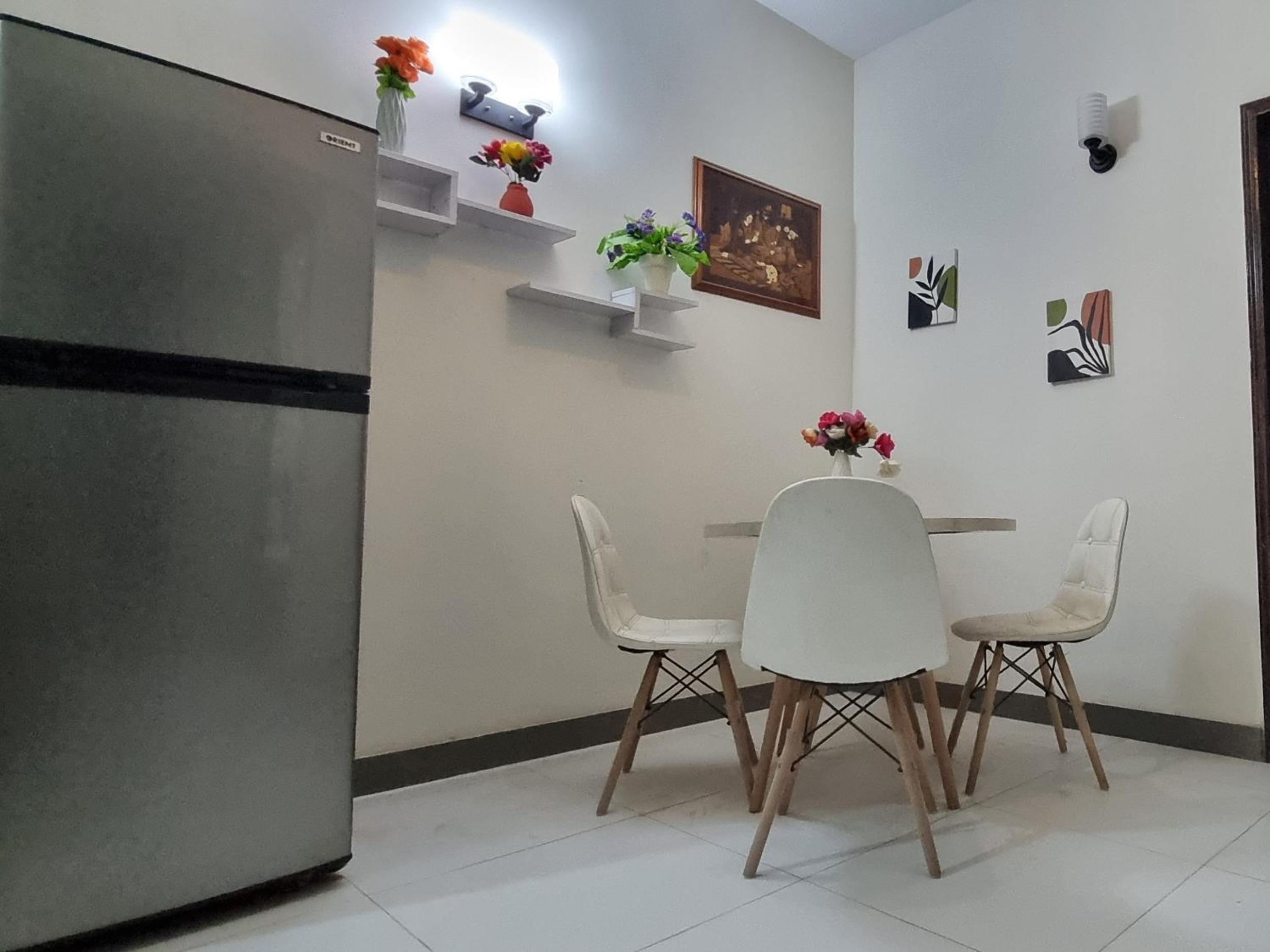 Independent Two Bedrooms Appartment with kitchen