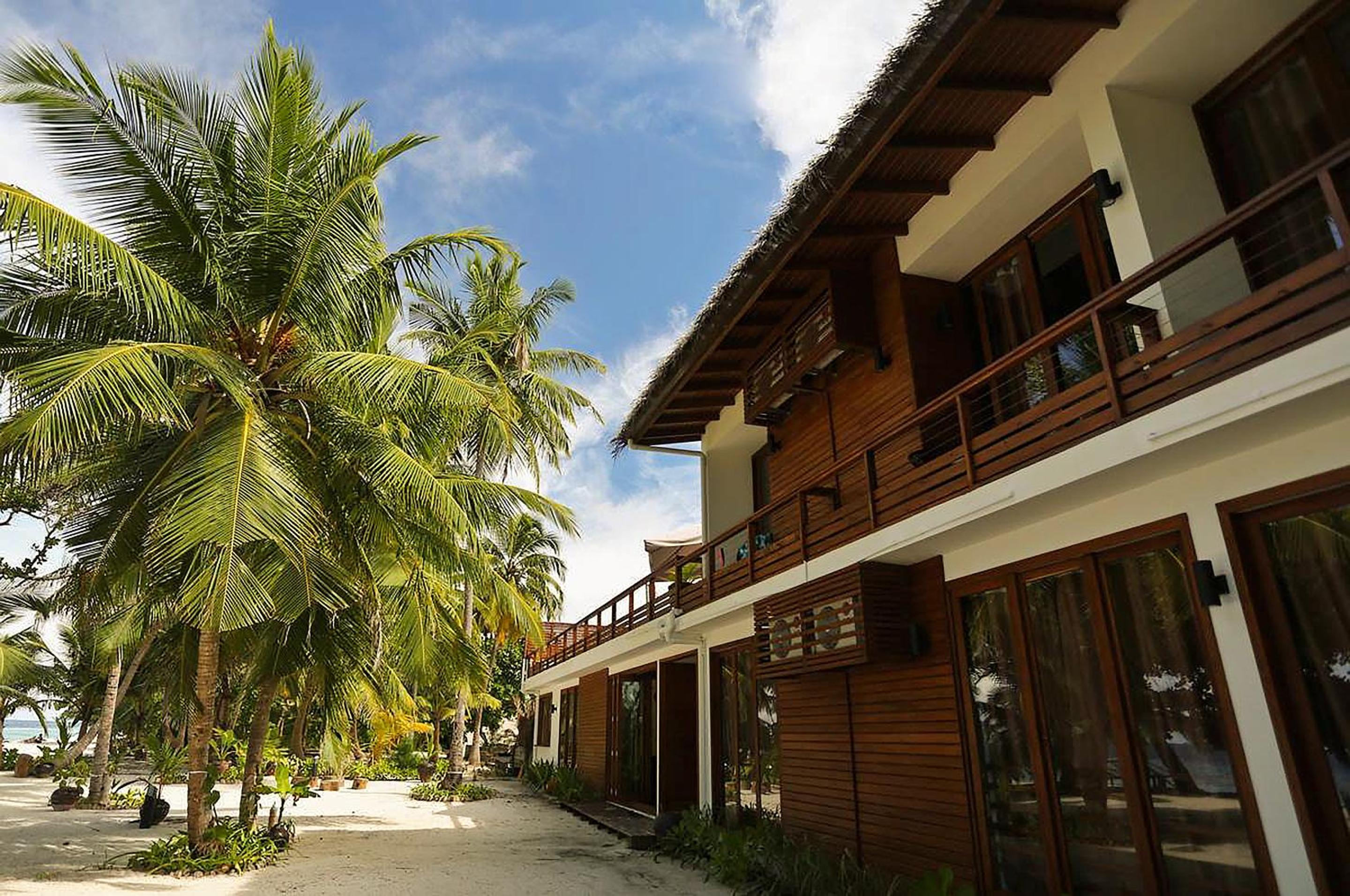 Aveyla Manta Village