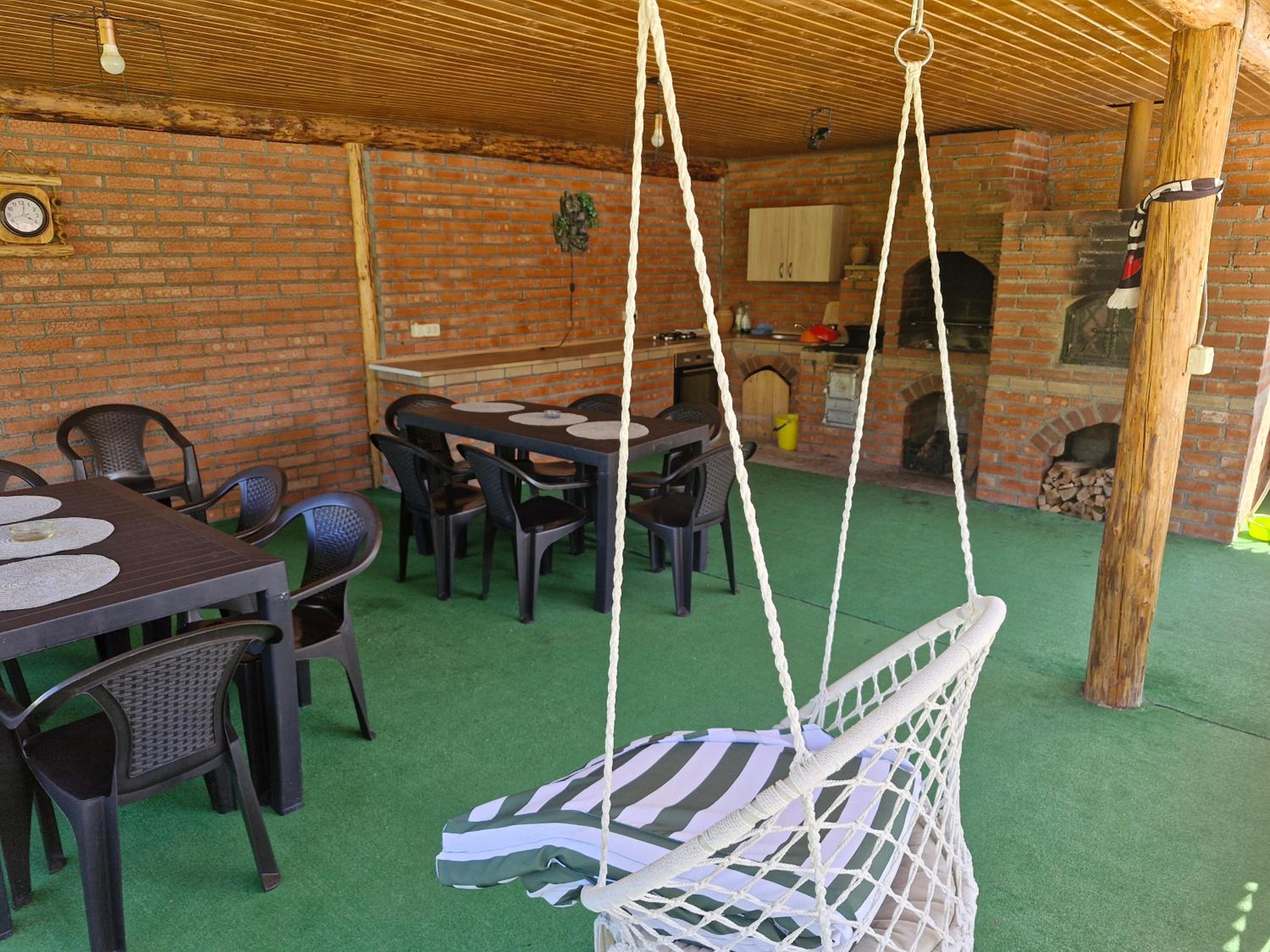 Photo 8