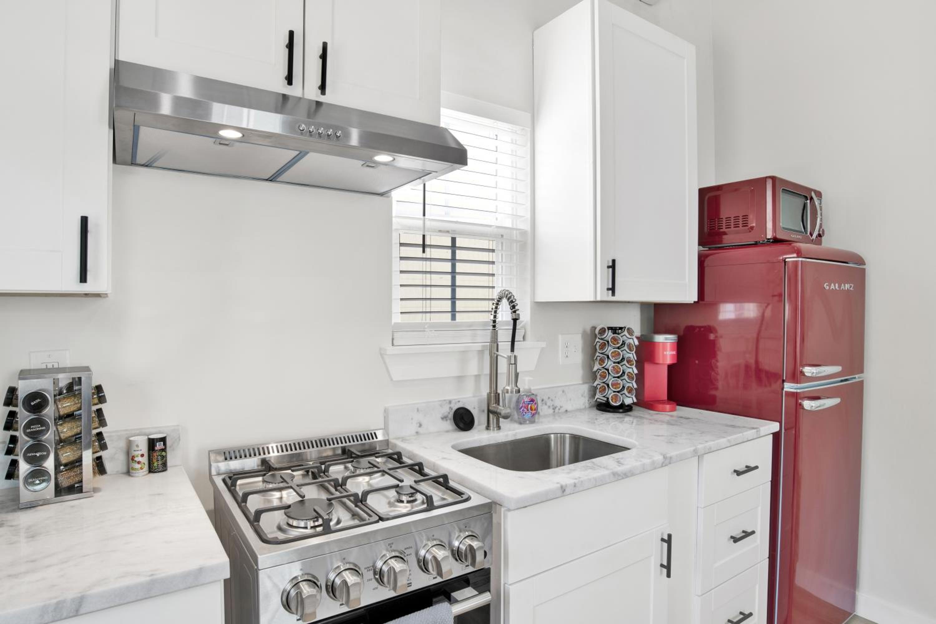 Newly Built Cottage in Downtown Mobile, Walkable! view 2