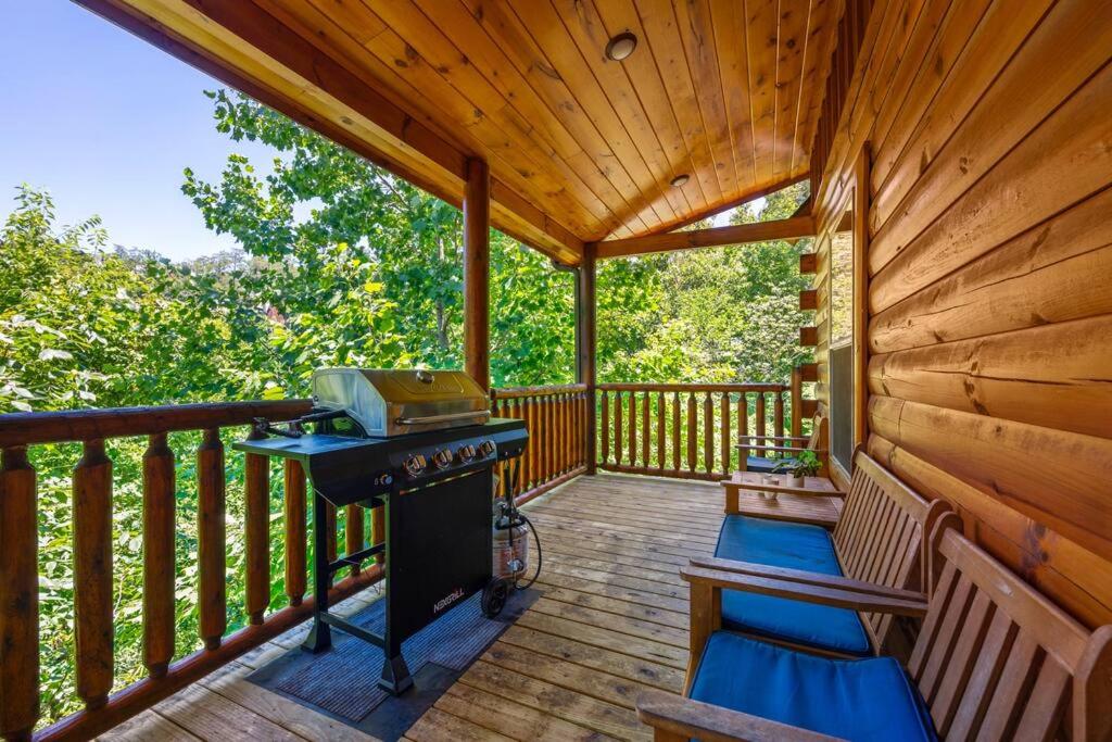 Luxury 5BR PF Dollywood Heated Indoor Resort Pool HotTub Theater Room Arcades view 4