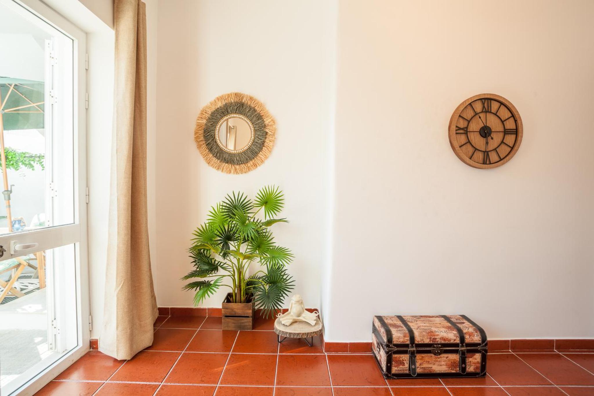 Beachside Patio Apartment - AC in ALL rooms view 4