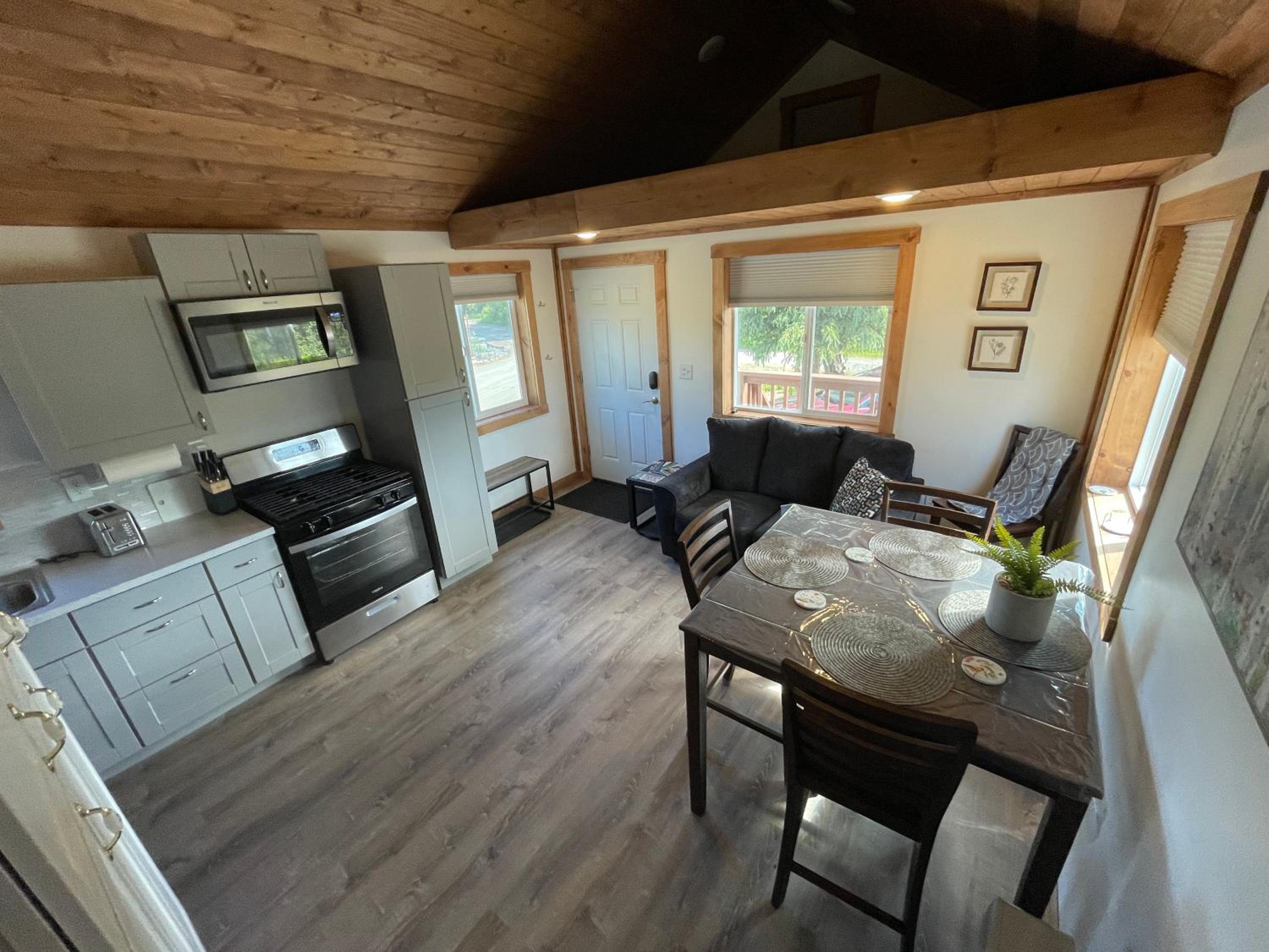 Peaceful Acres Cabin 6 - Soldotna, AK view 3