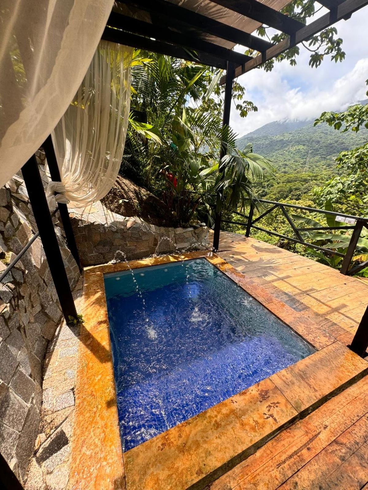 Lodge Cacao