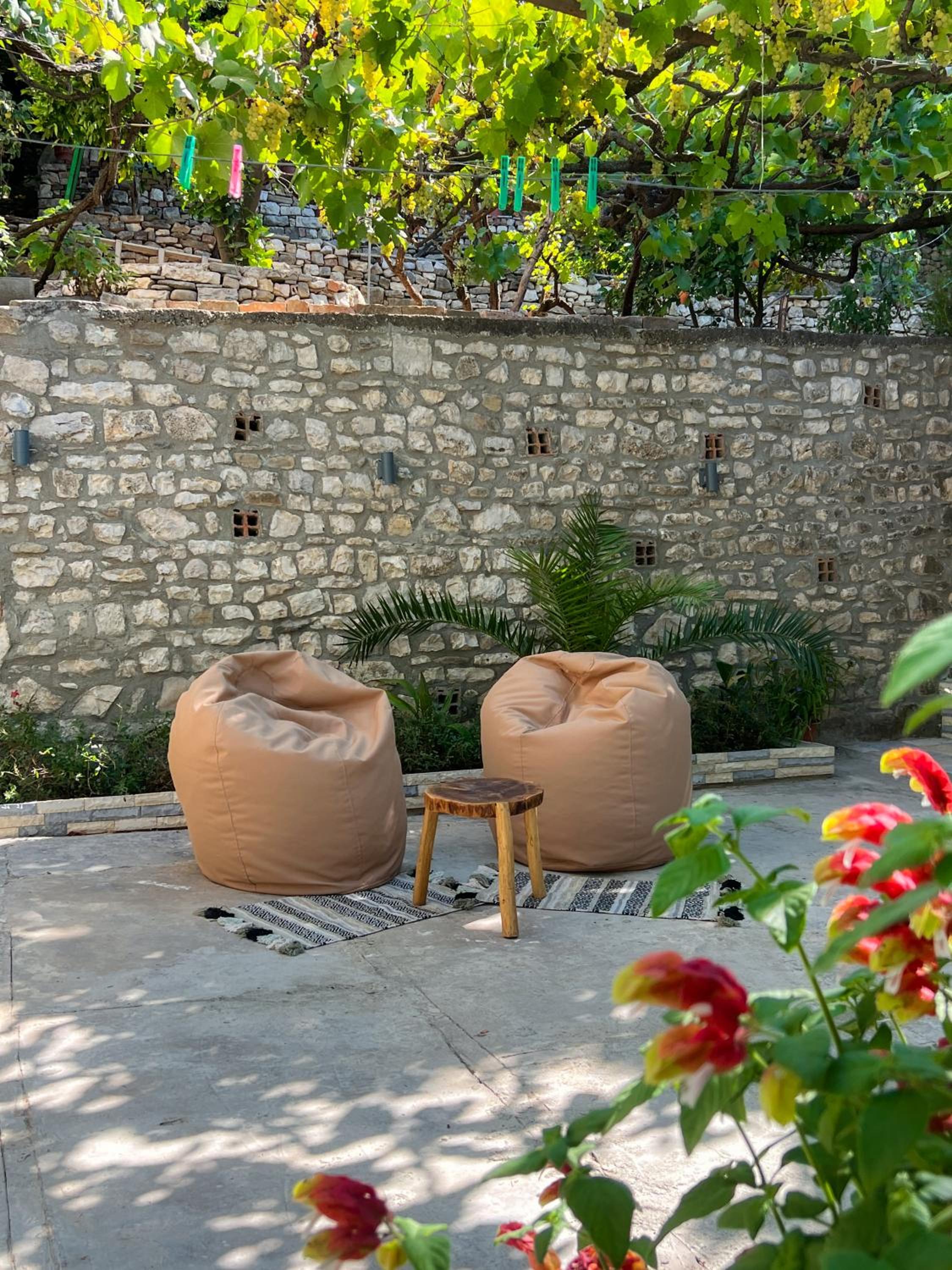 Nika's Guest House