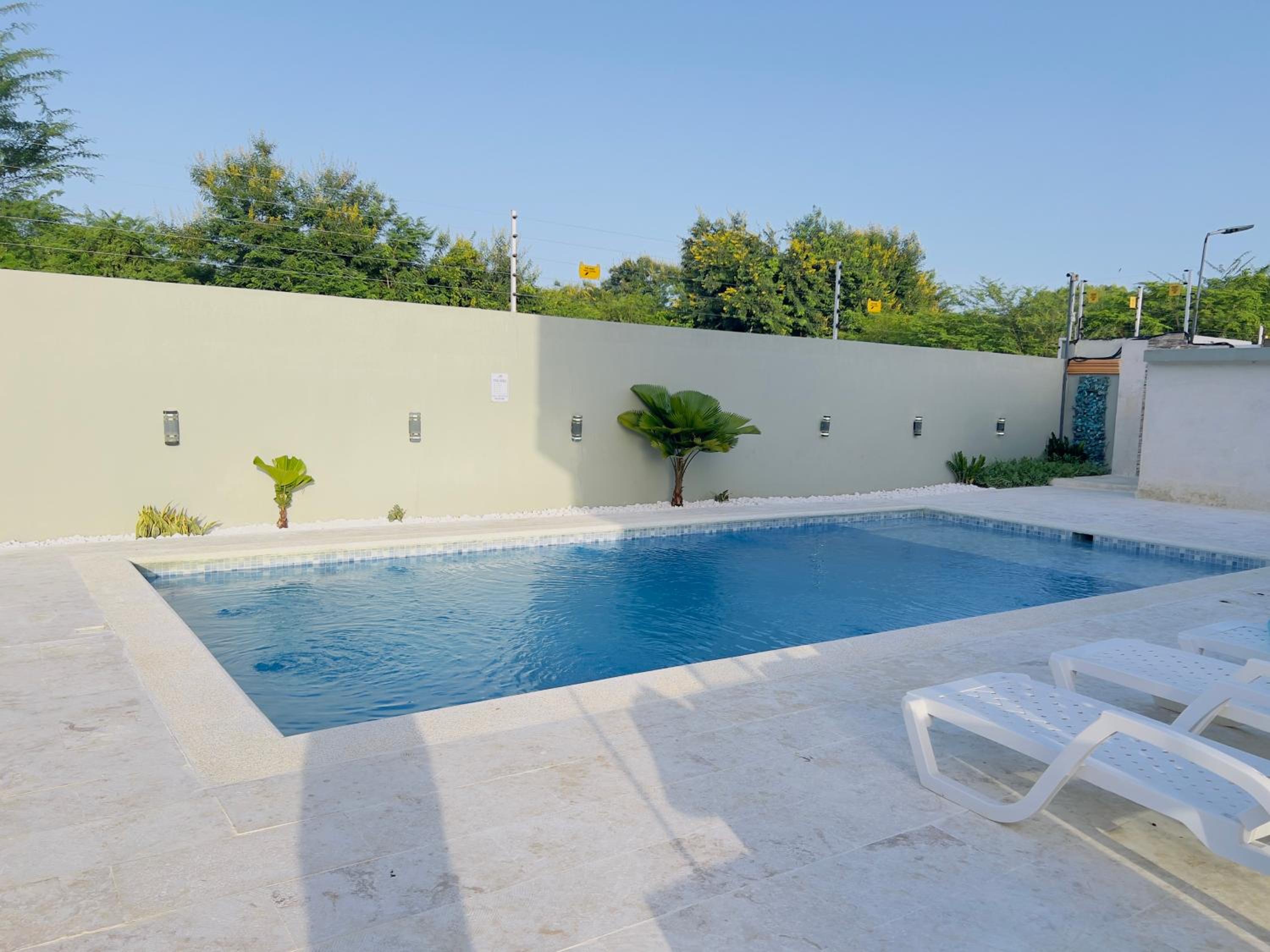 5 Star Villa minutes from Airport and Beaches view 4