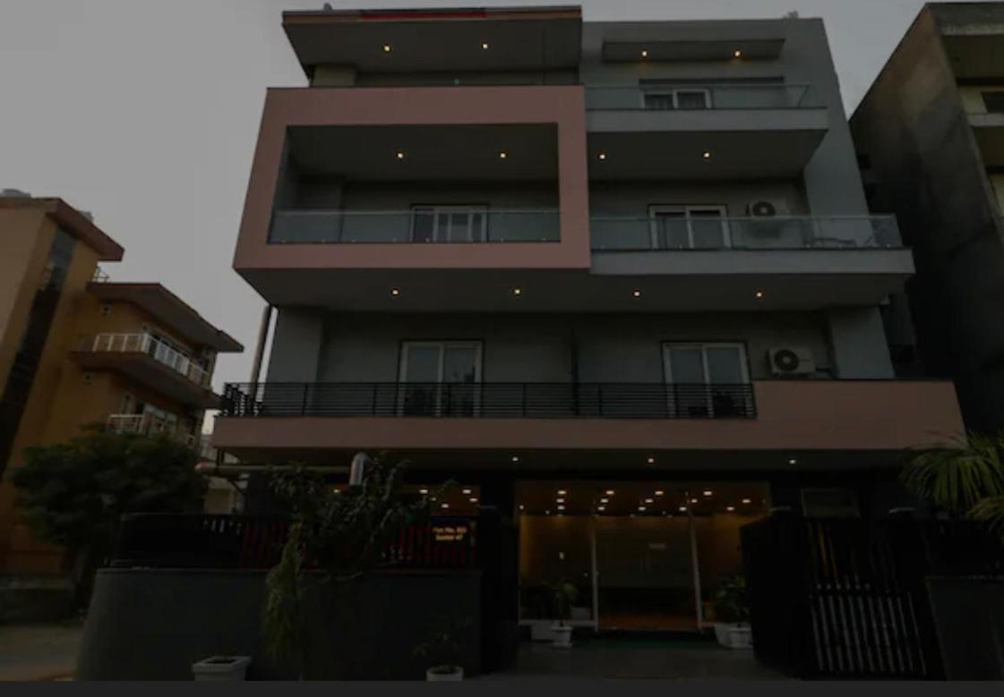 Azure Hotels and Suites Near Medanta Hospital Medicity Sector 47,Sohna Road Gurgaon view 5