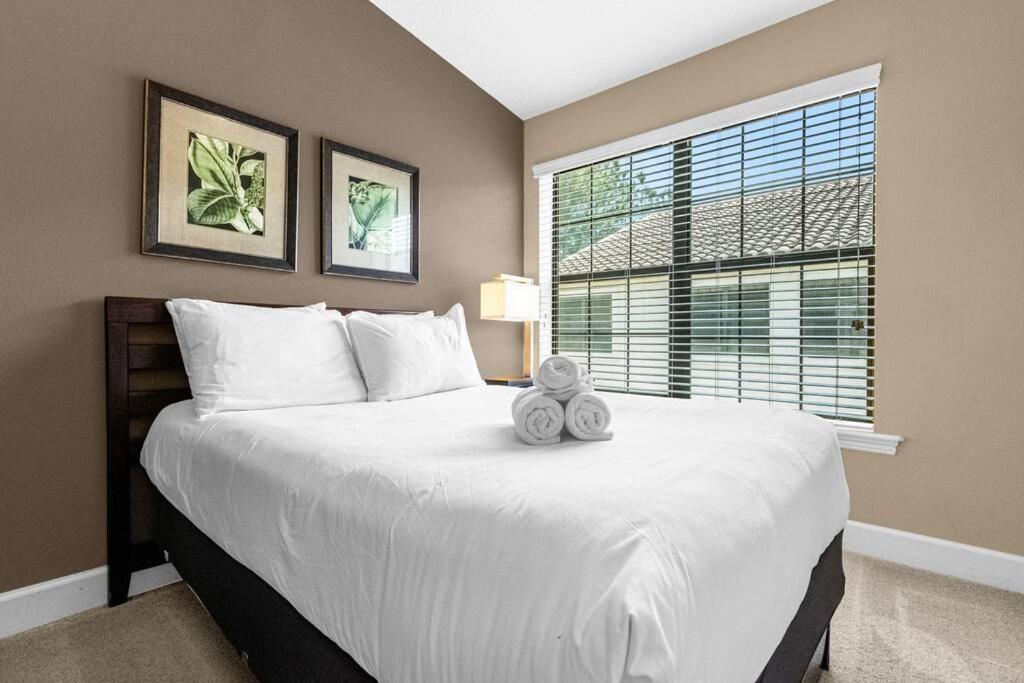 Charming 4BR Family Townhouse inside Disney Resort Area