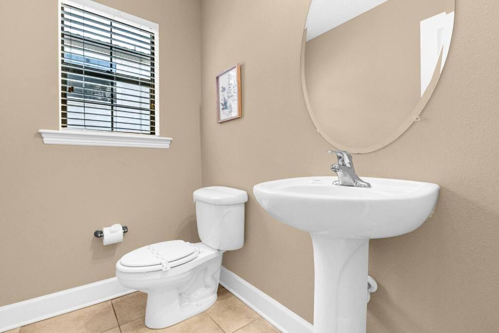 Charming 4BR Family Townhouse inside Disney Resort Area
