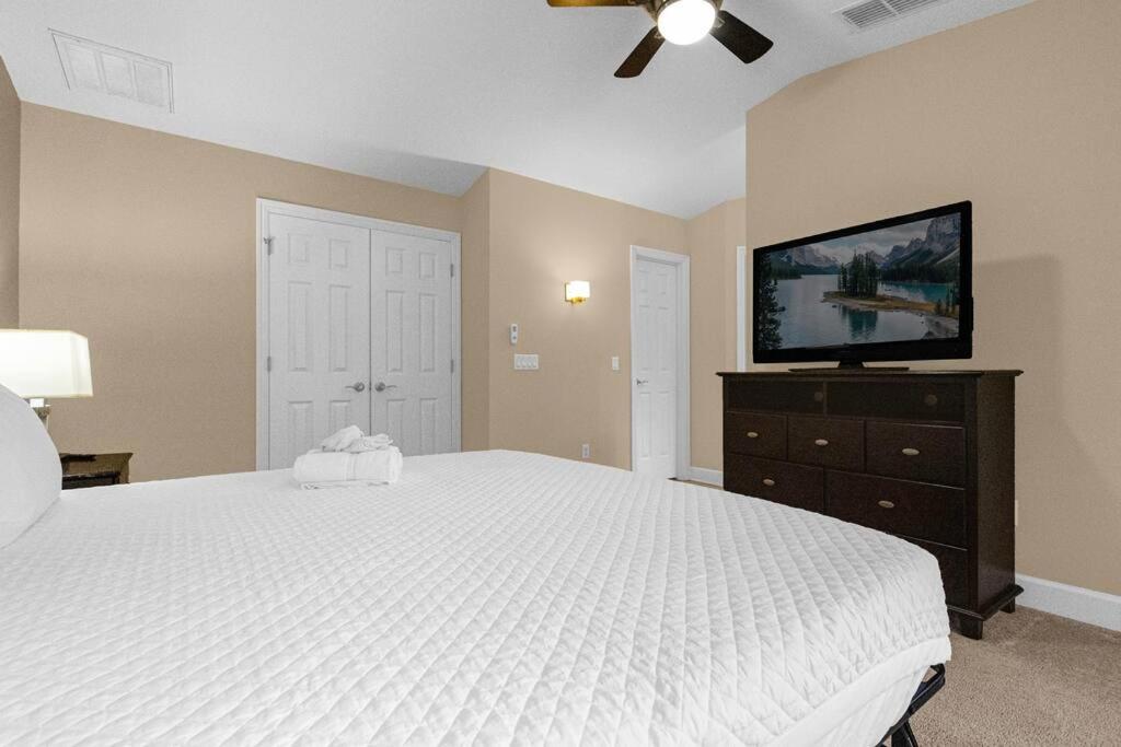 Charming 4BR Family Townhouse inside Disney Resort Area