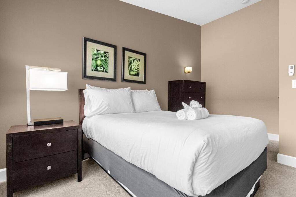 Charming 4BR Family Townhouse inside Disney Resort Area