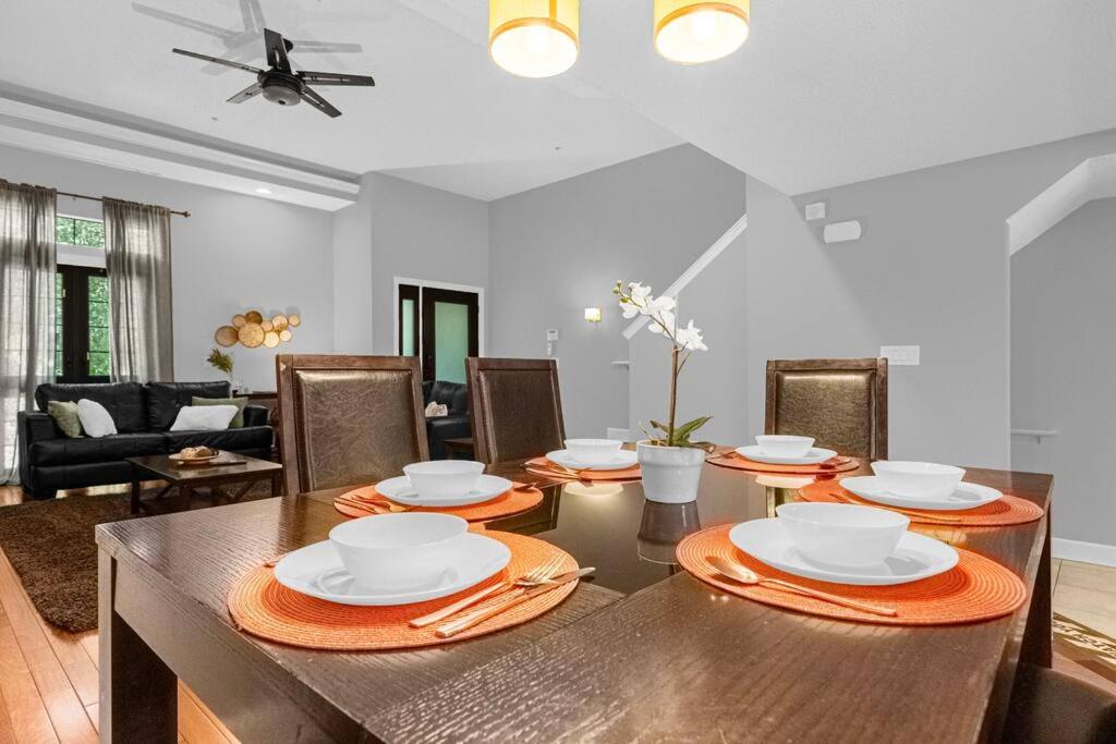 Charming 4BR Family Townhouse inside Disney Resort Area
