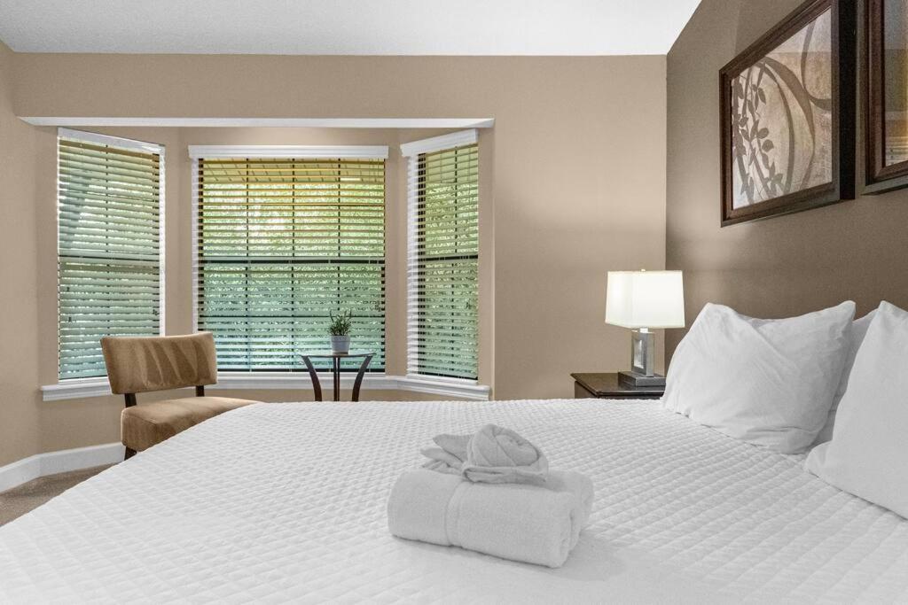 Charming 4BR Family Townhouse inside Disney Resort Area