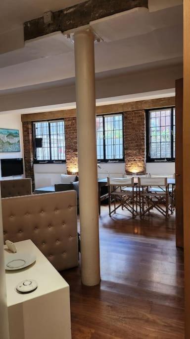 Charming designer 1 bed - check profile