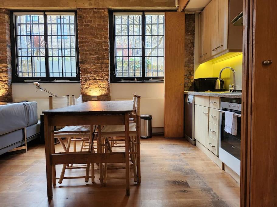 Charming designer 1 bed - check profile