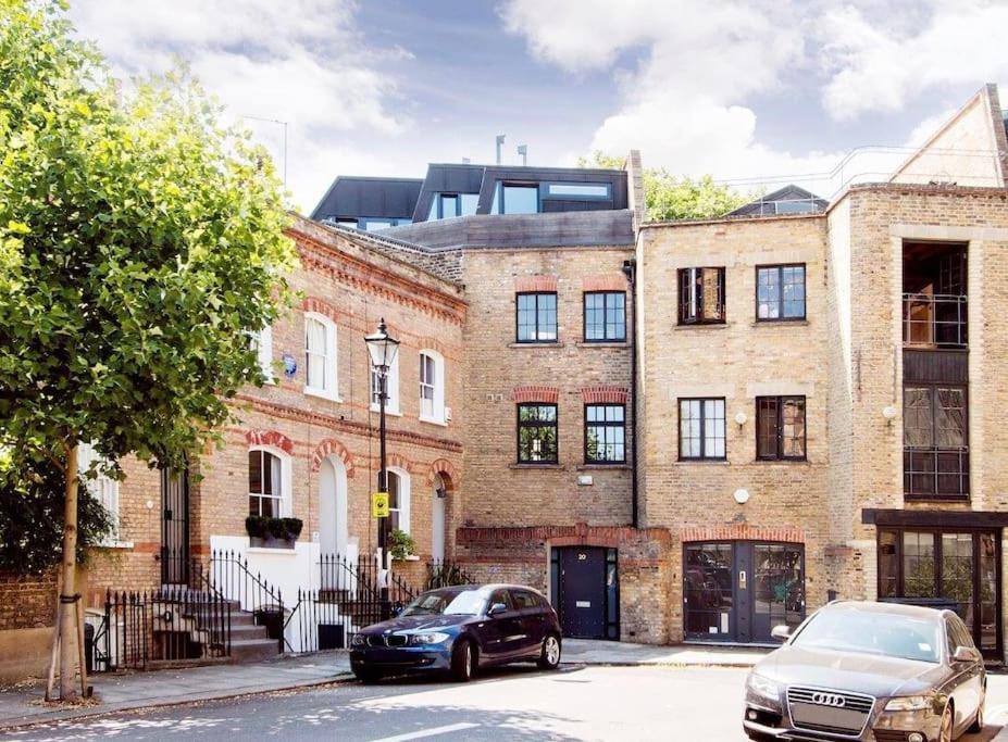 Charming designer 1 bed - check profile
