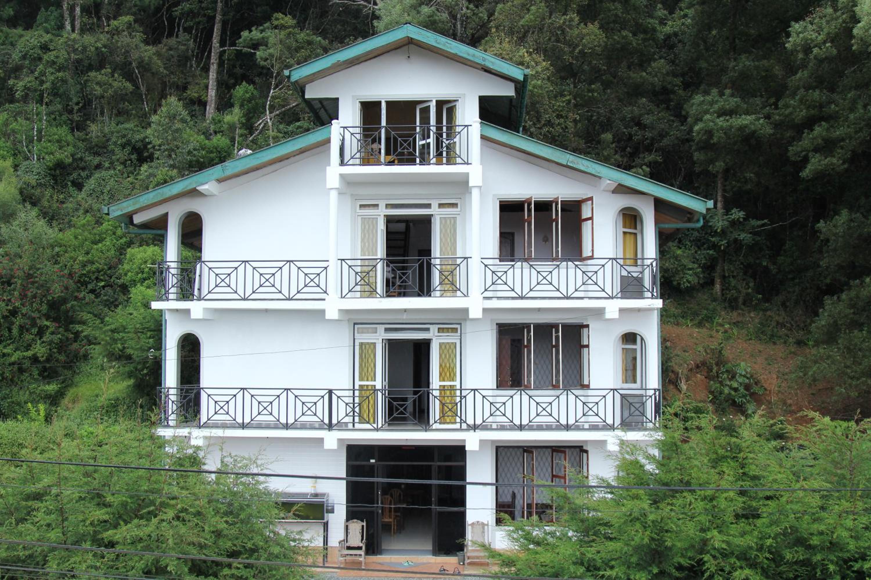 Hotel Panorama Accommodations Nuwara Eliya - Image 1