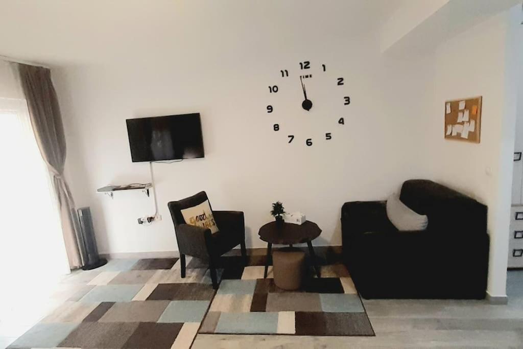 BRAND NEW Entire Place in CENTER of ZEMUN view 4