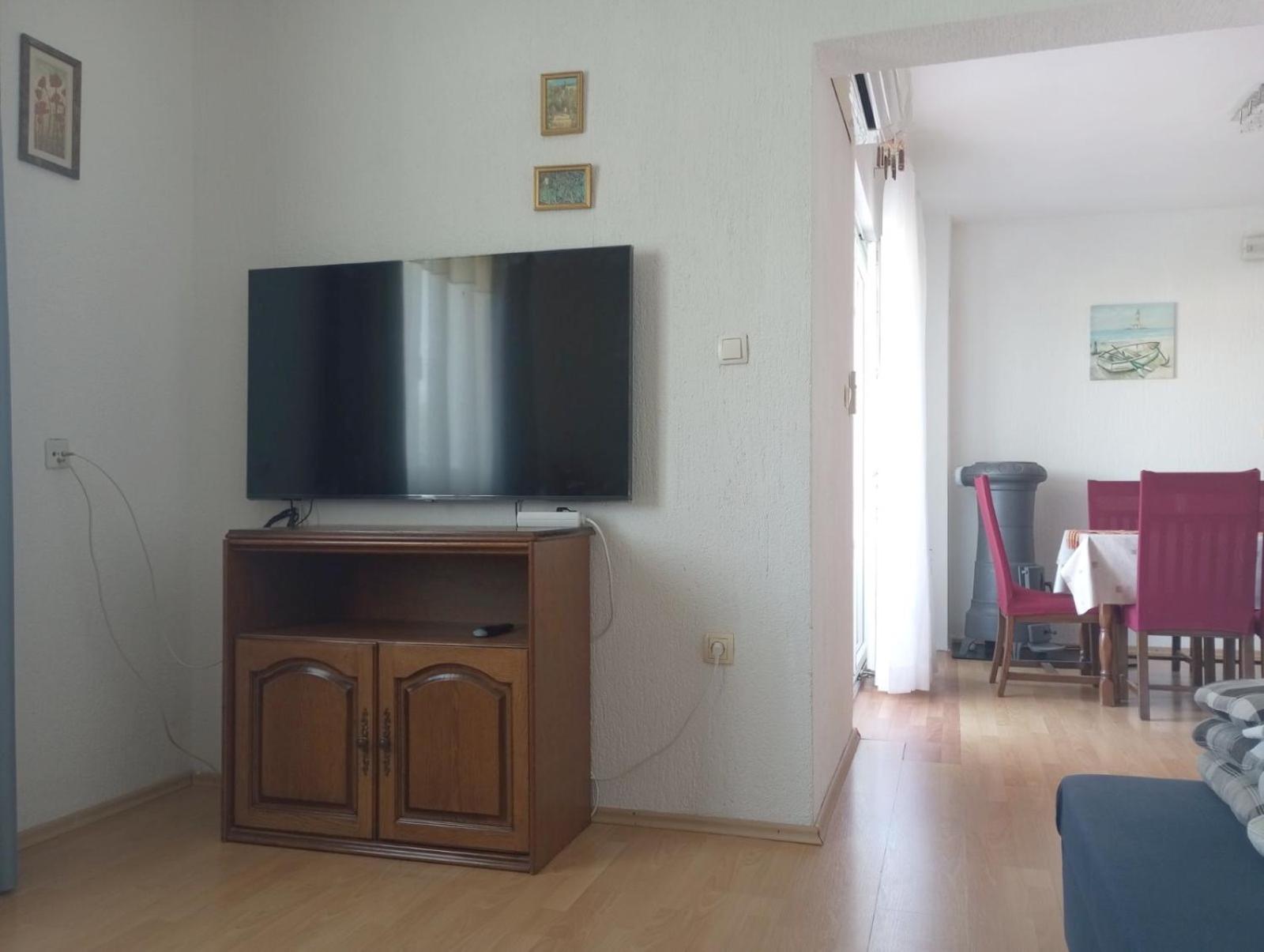 Lovorka Apartmani