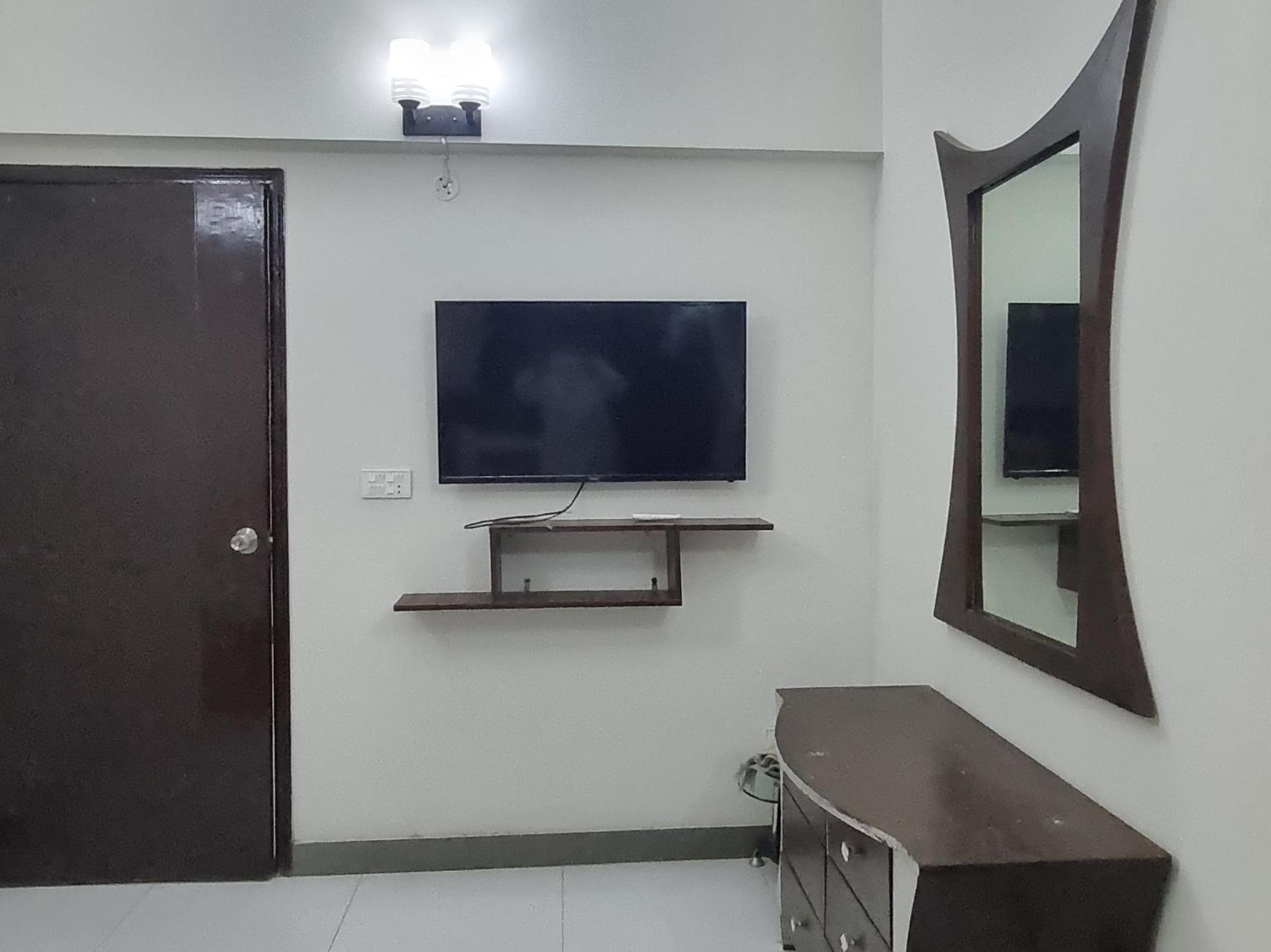 Independent Two Bedrooms Appartment with kitchen