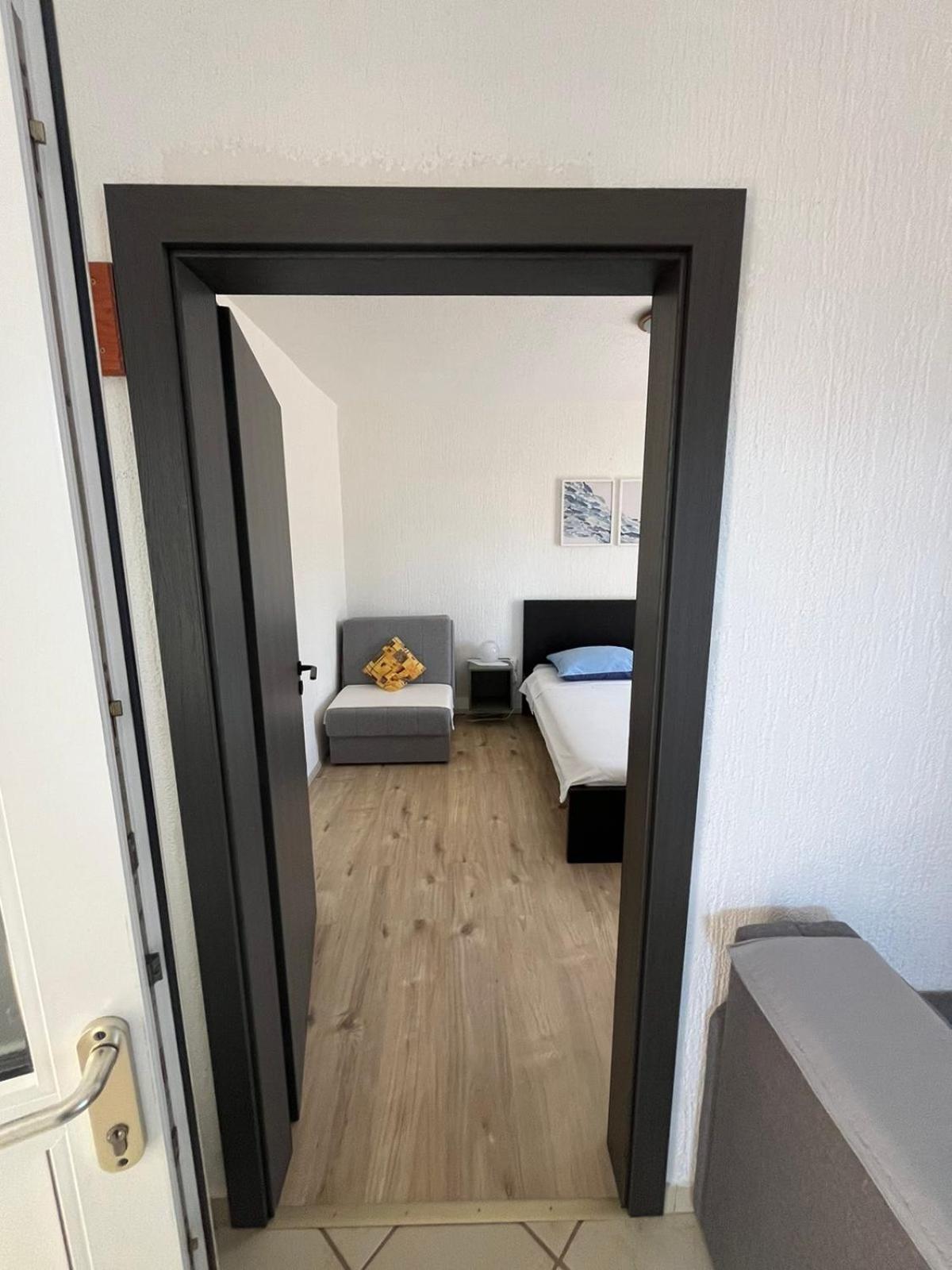 Lovorka Apartmani