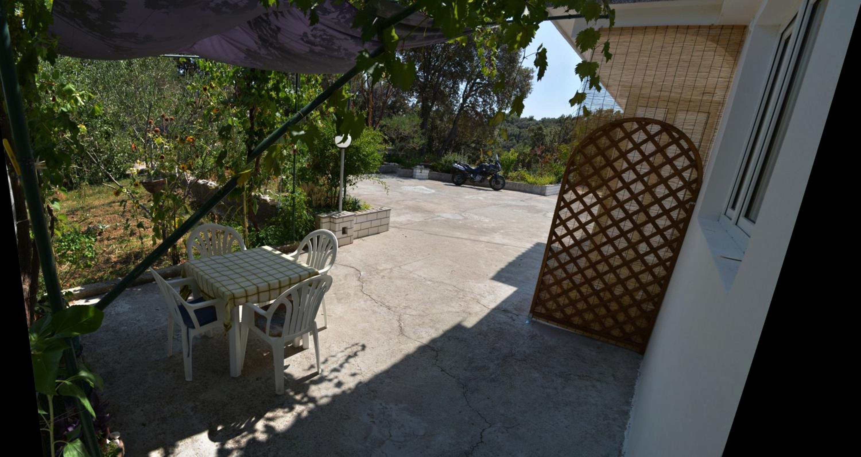 Lovorka Apartmani