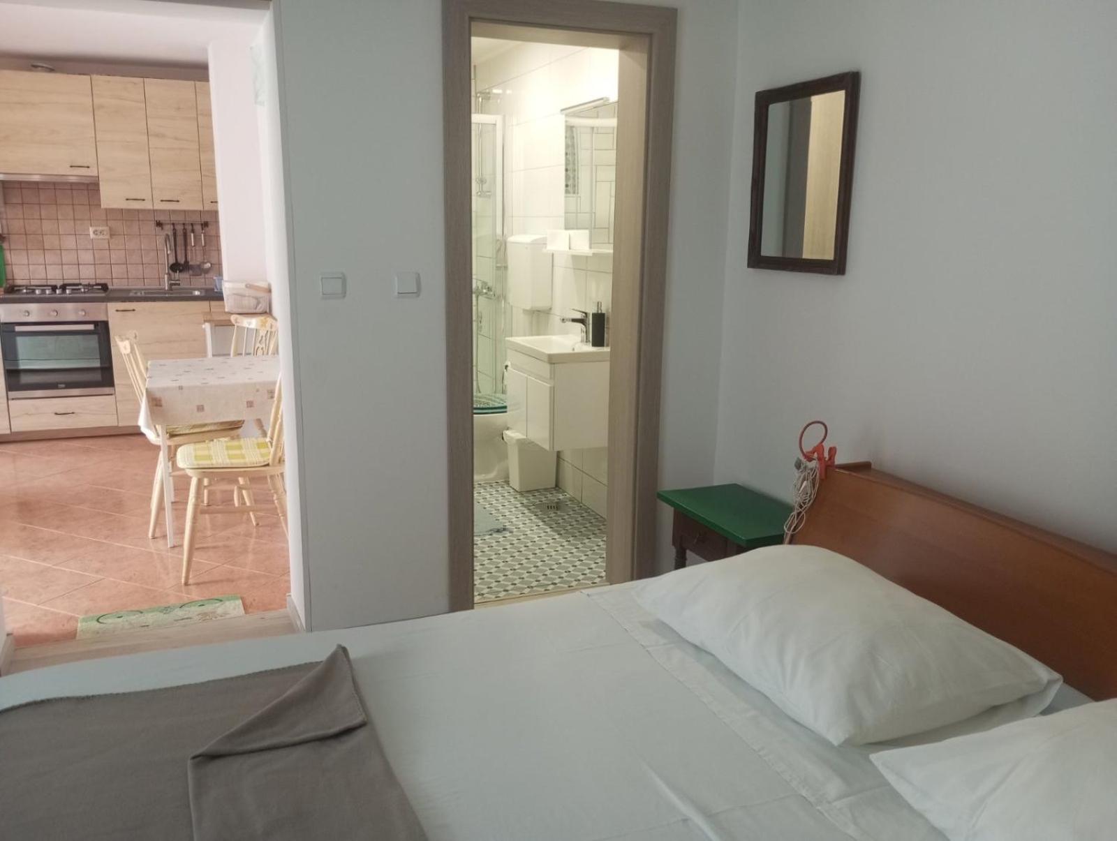 Lovorka Apartmani