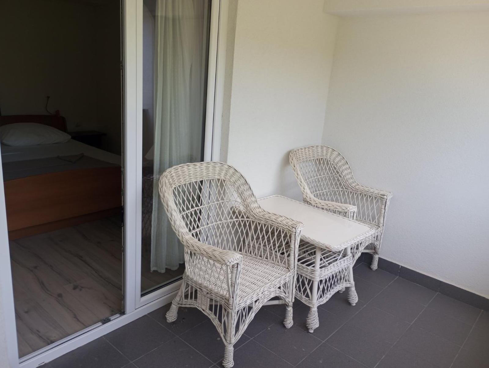 Lovorka Apartmani