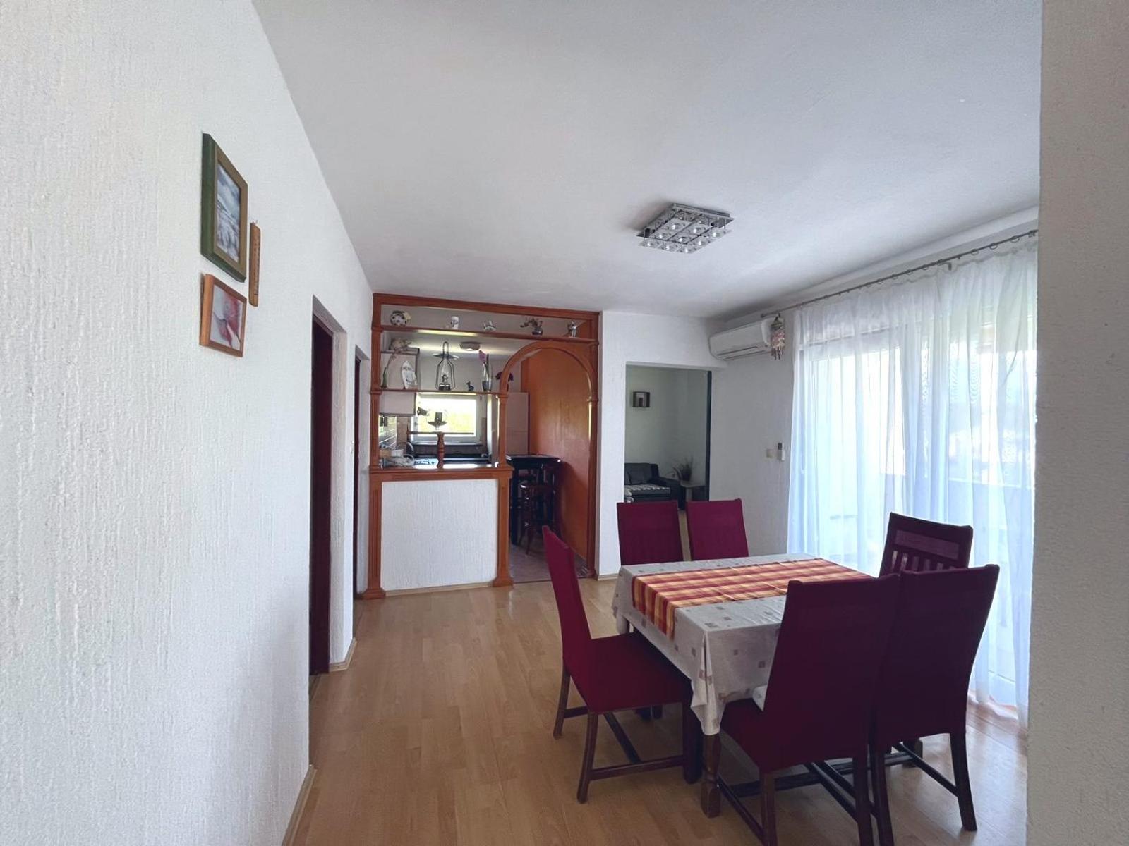 Lovorka Apartmani