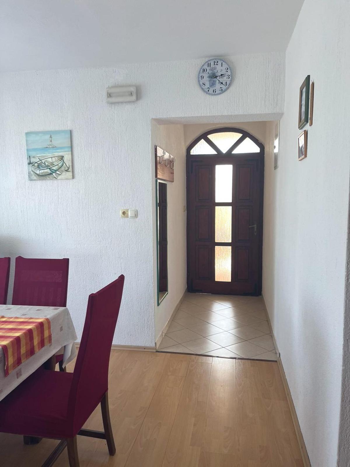 Lovorka Apartmani
