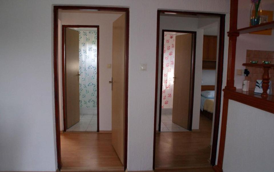 Lovorka Apartmani