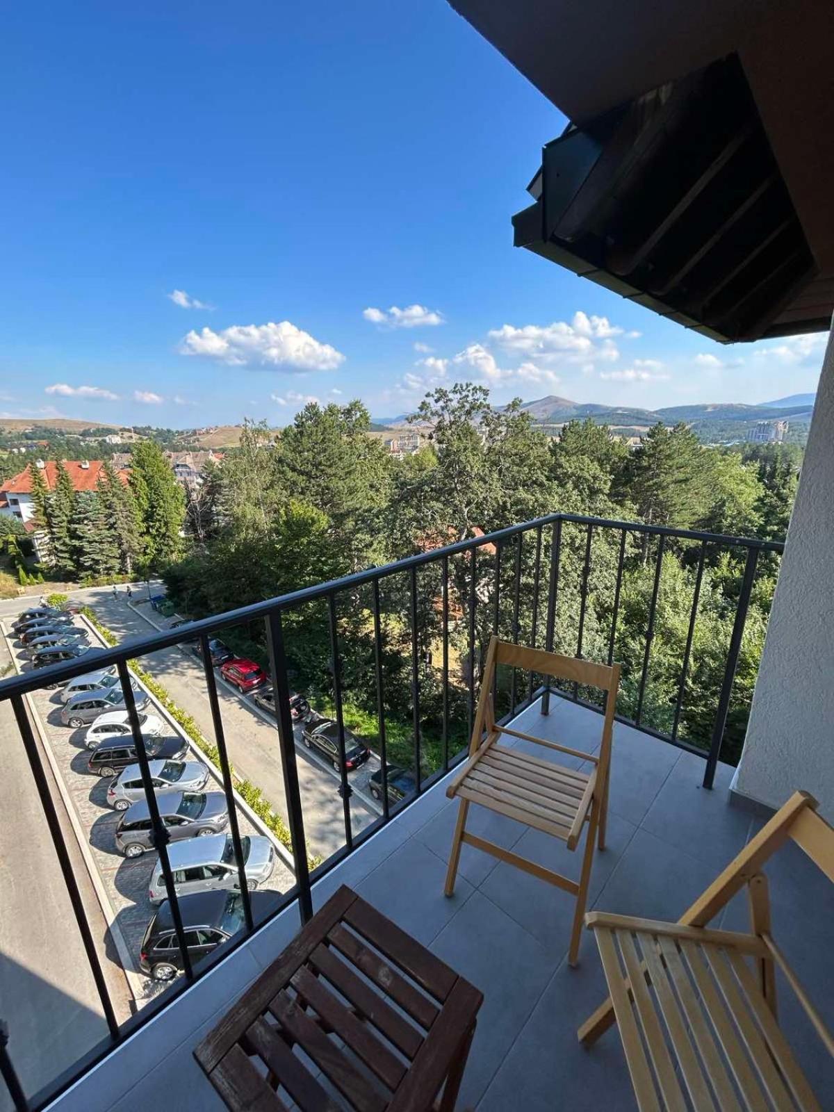 Apartman 57, Titova vila, Zlatibor