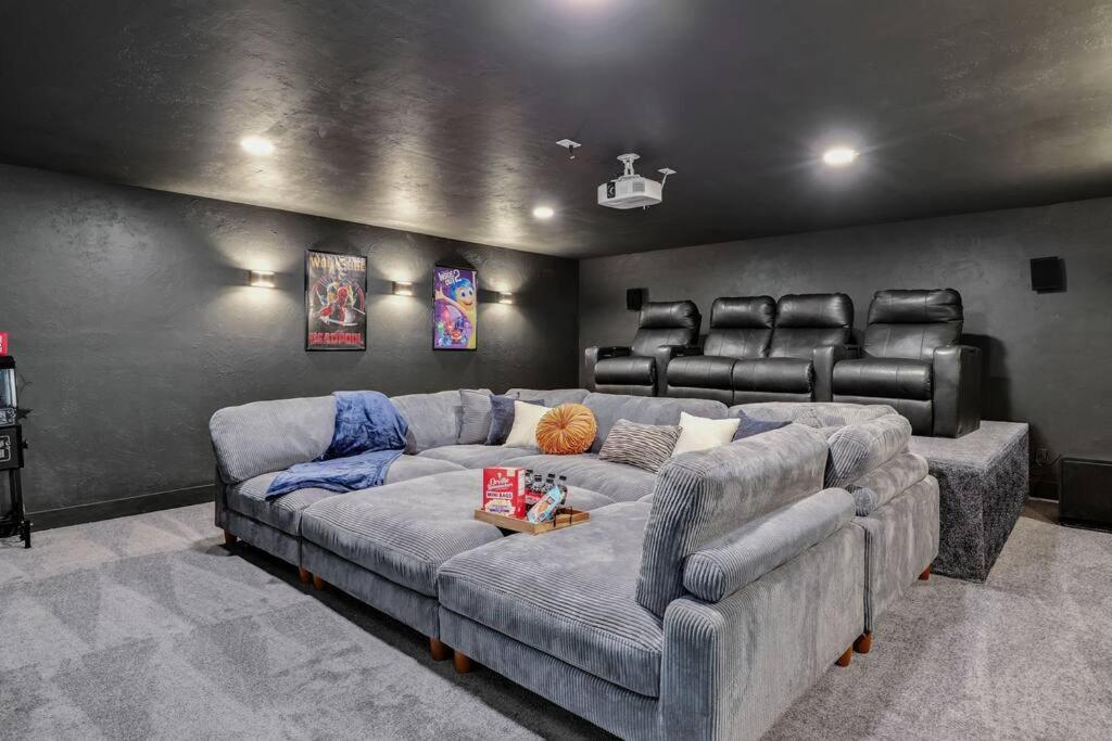 Tropical Oasis With Movie Theater view 2