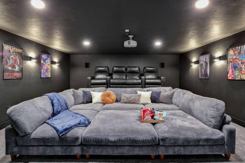 Tropical Oasis With Movie Theater view 4