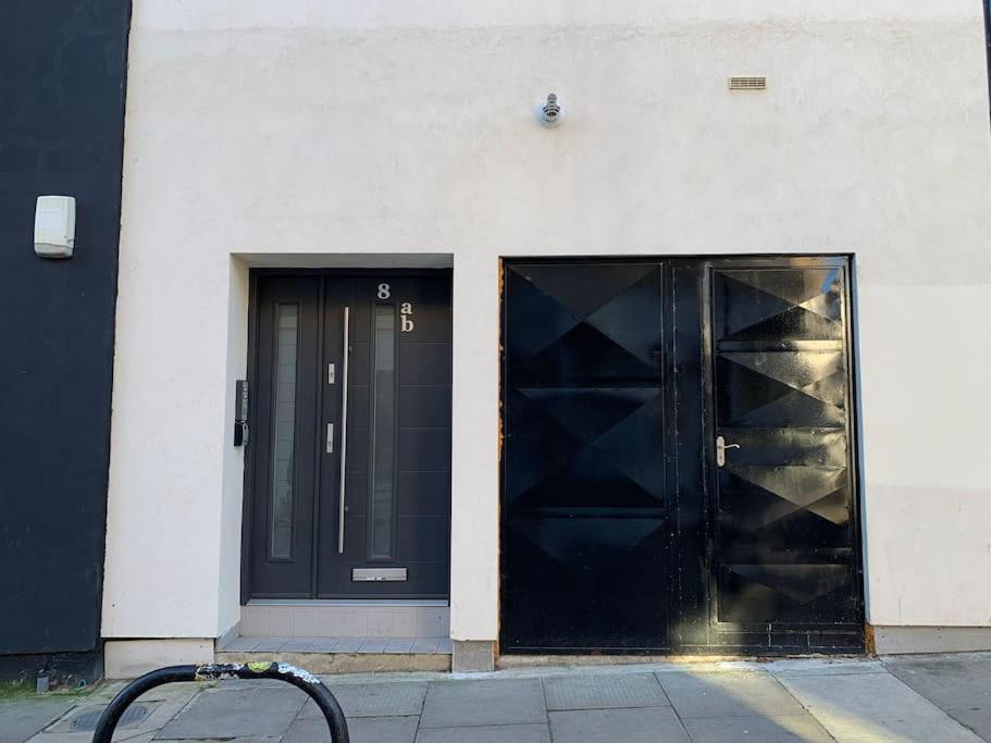 2 bedroom Modern, simple flat in Broadway Market