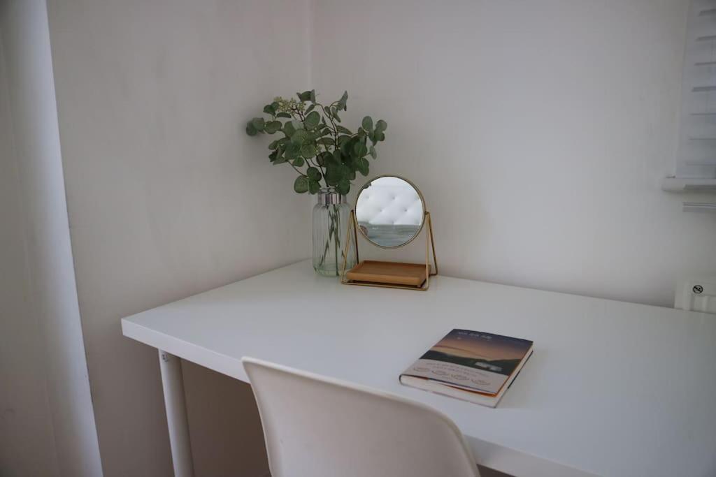 2 bedroom Modern, simple flat in Broadway Market