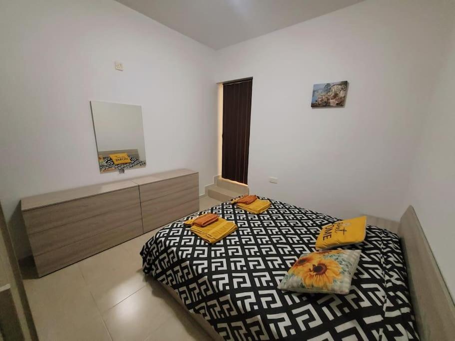 Sunflower Maltese House in Sliema view 3