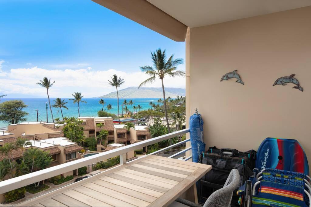 180 Ocean views Luxe condo Steps to Beach view 2