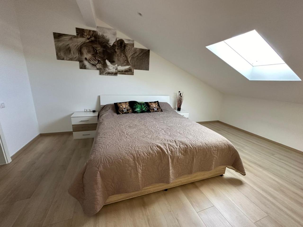 Große FerienWohnung 3 Schlafzimmer Neubau Gästehaus 120m2