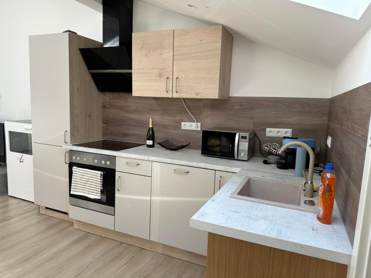 Große FerienWohnung 3 Schlafzimmer Neubau Gästehaus 120m2