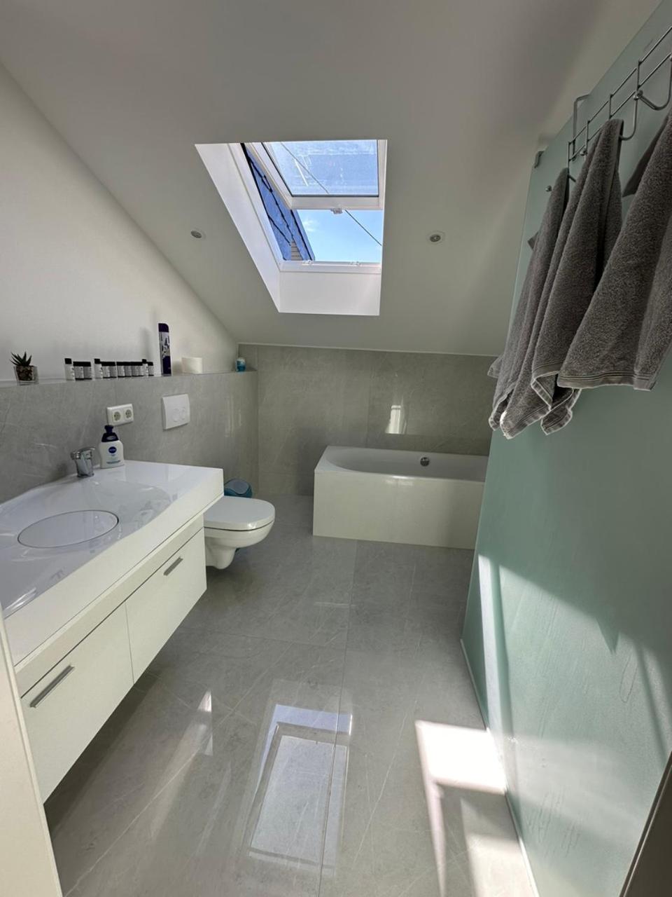 Große FerienWohnung 3 Schlafzimmer Neubau Gästehaus 120m2