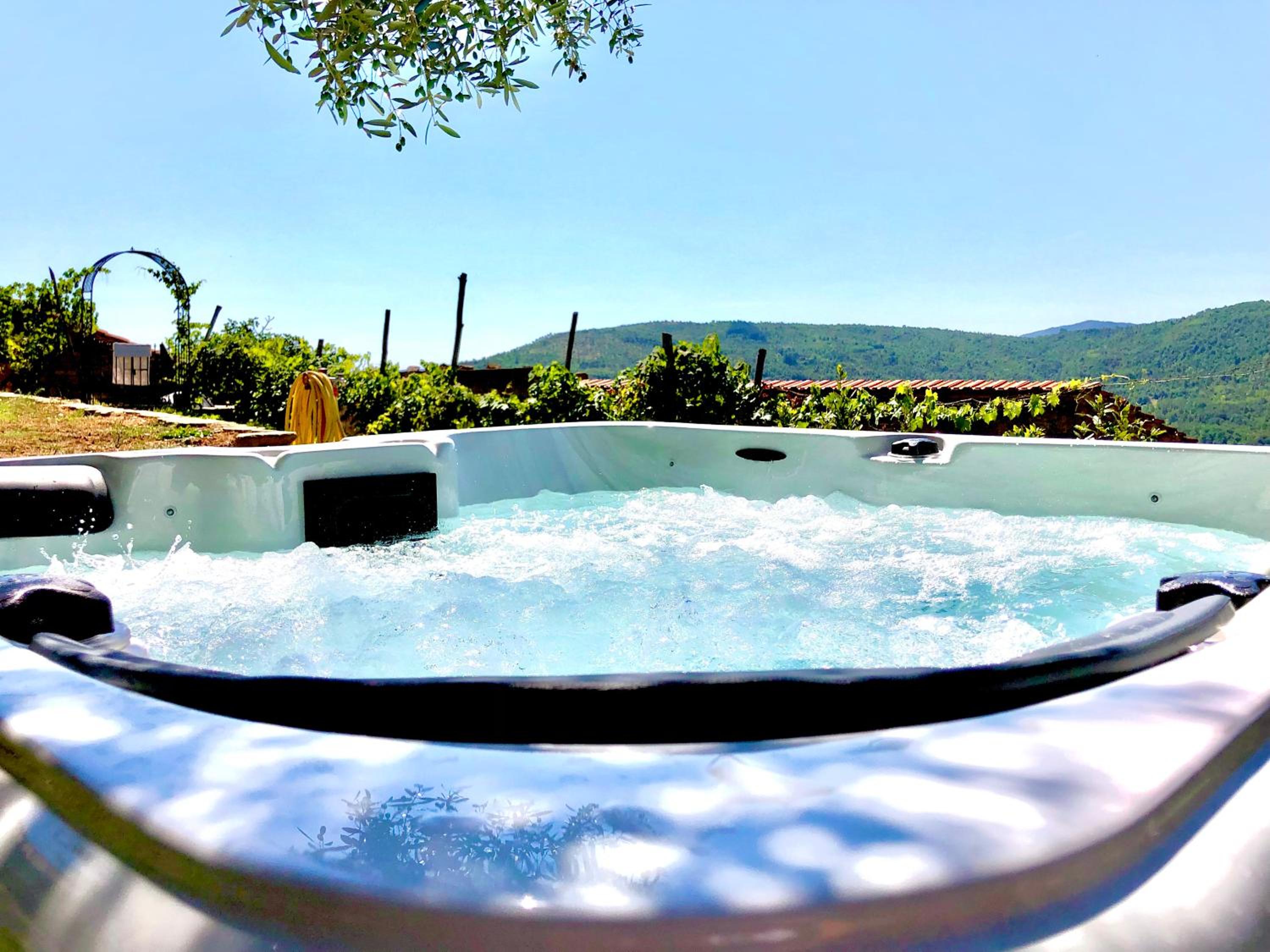 Bio Agriturismo Alba Etrusca di Cortona - Organic Farmhouse- Appartamento Lavanda-Appartamento Rosmarino - vasca idromassaggio esterna da maggio ad ottobre photo 3