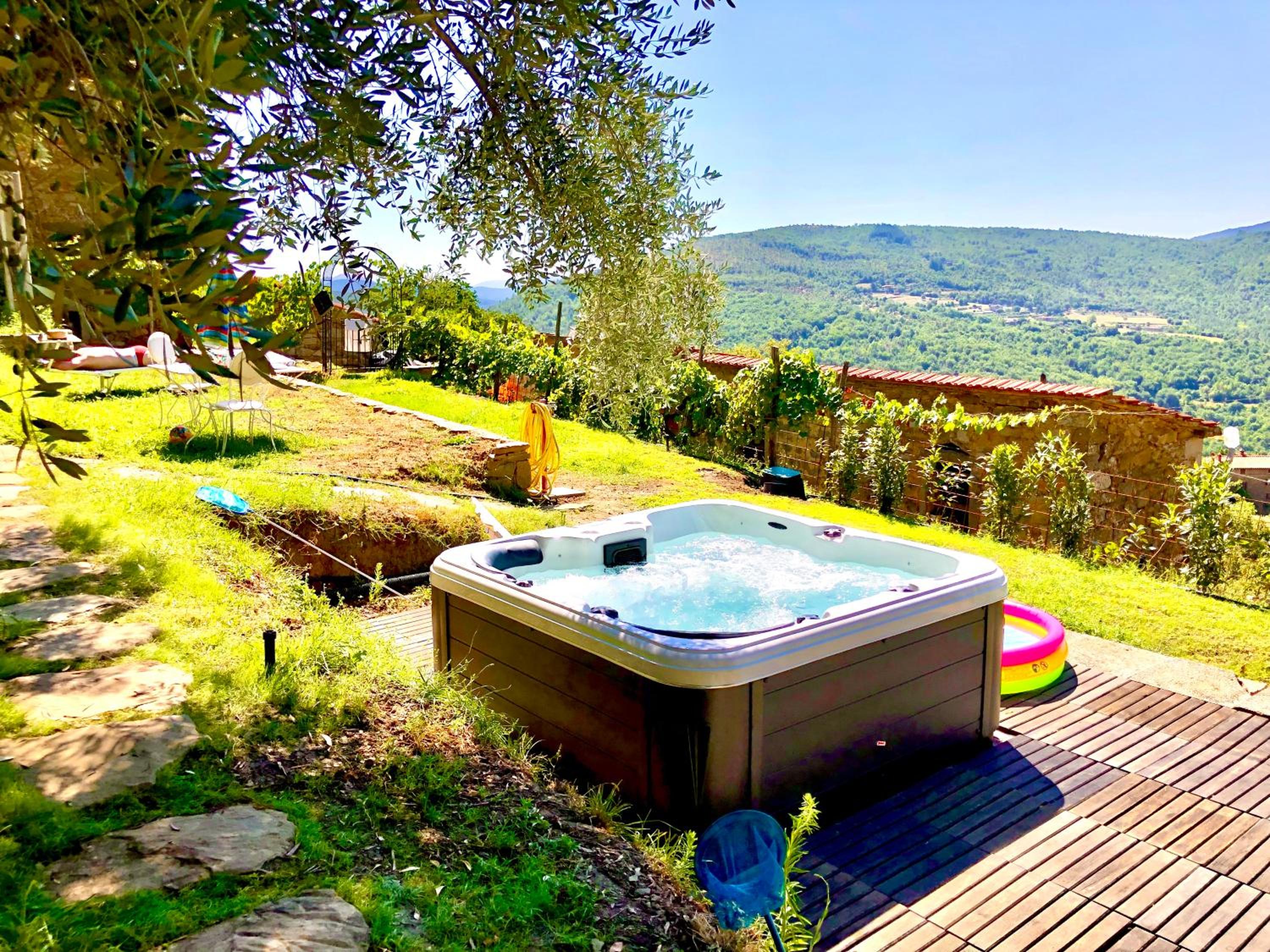 Bio Agriturismo Alba Etrusca di Cortona - Organic Farmhouse- Appartamento Lavanda-Appartamento Rosmarino - vasca idromassaggio esterna da maggio ad ottobre photo 2