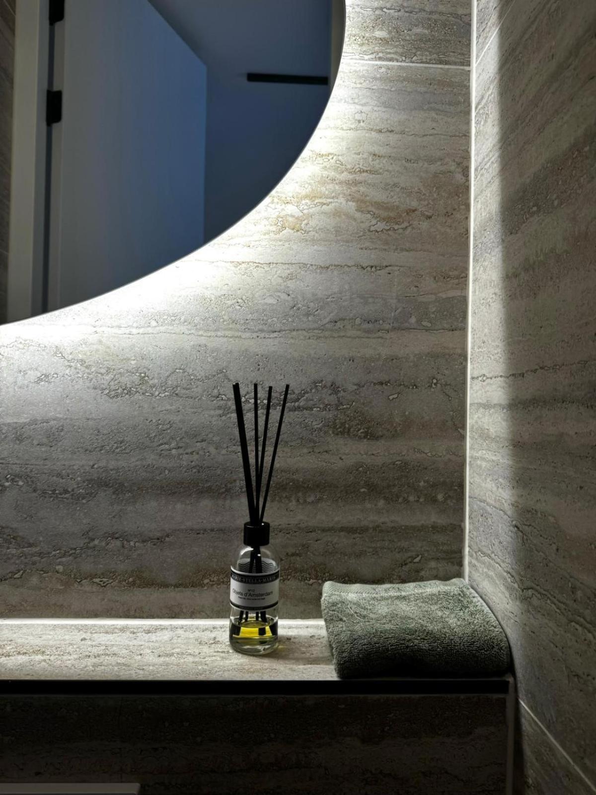 B&B Urban Oasis with Free Parking photo 3