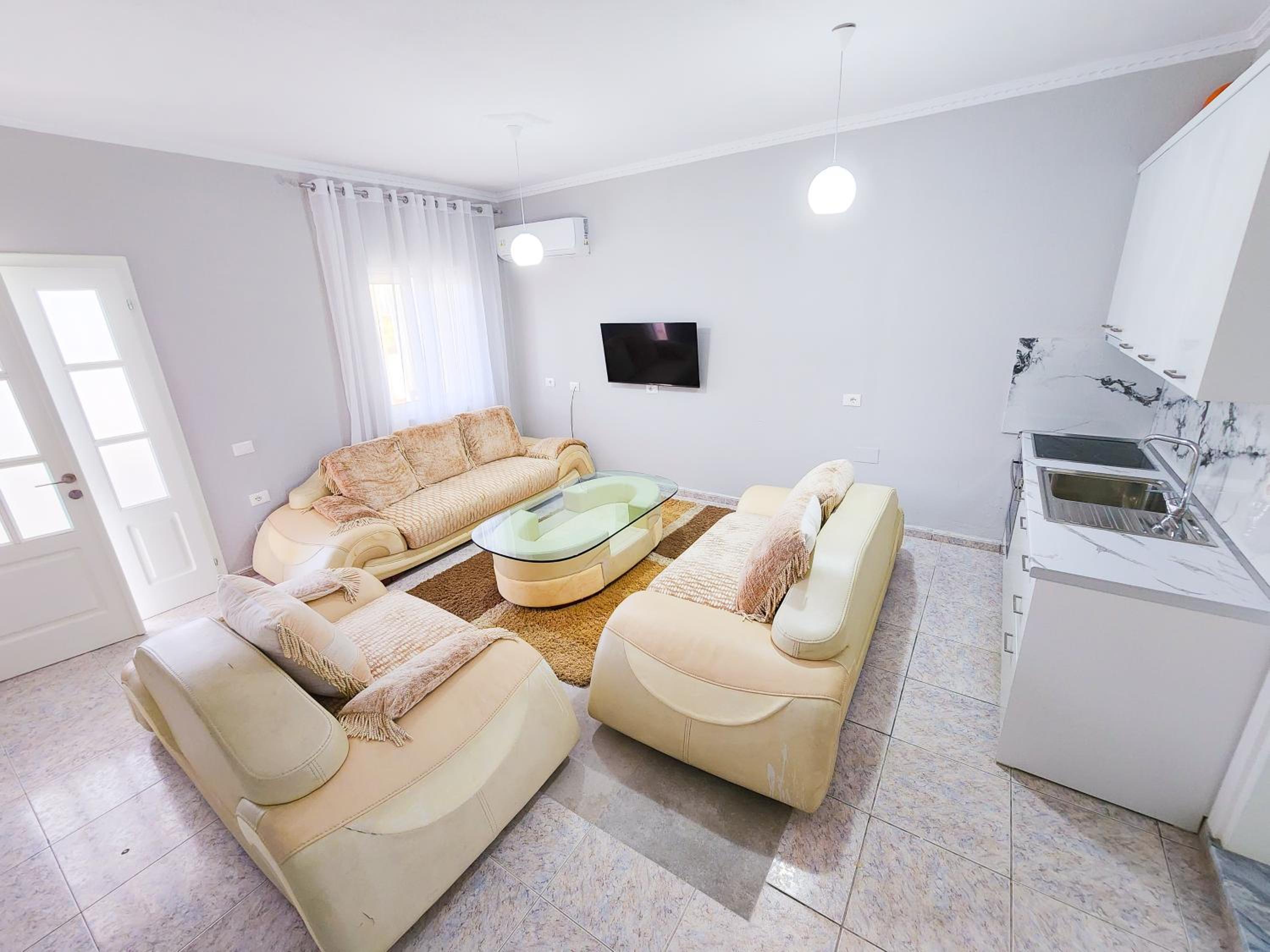 Apartment Sweet 3