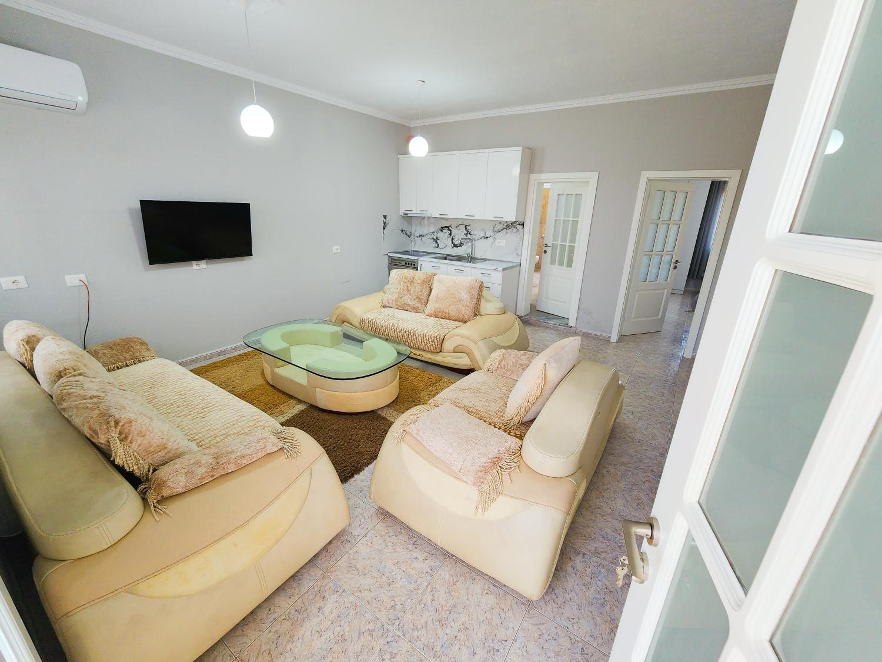 Apartment Sweet 3