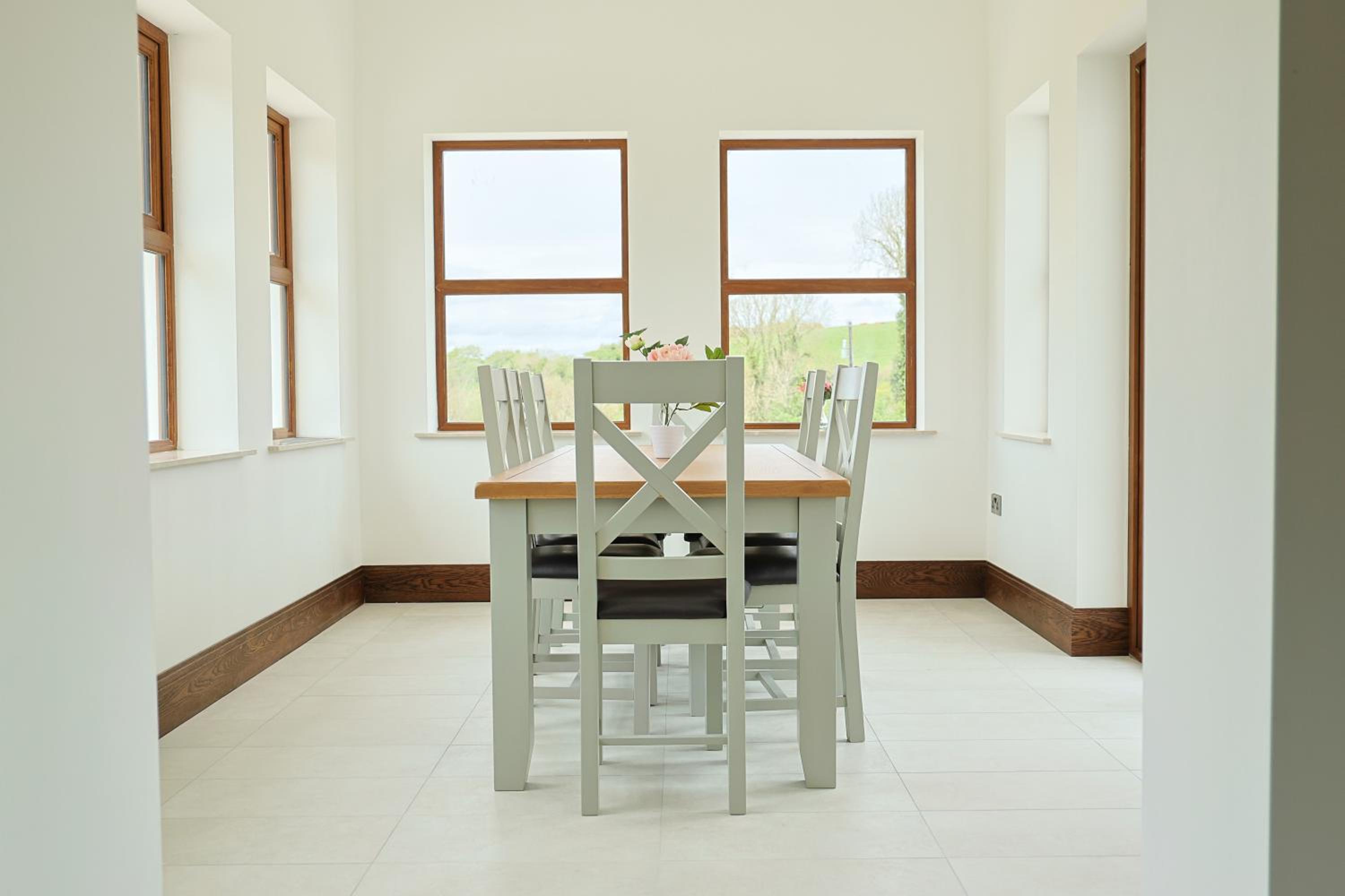 Meadow View House - Spacious Family Retreat in the Heart of Donegal view 2