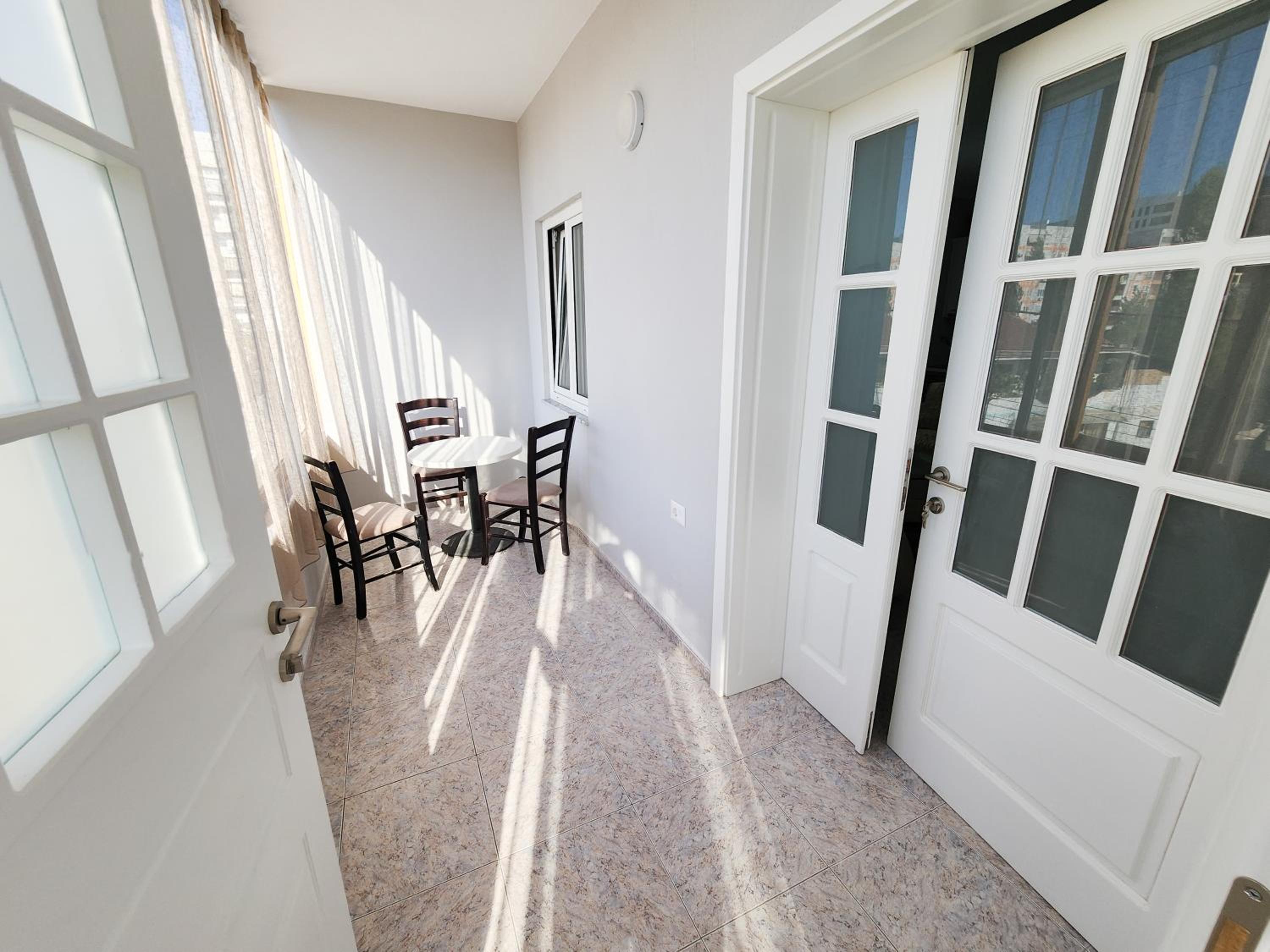 Apartment Sweet 3