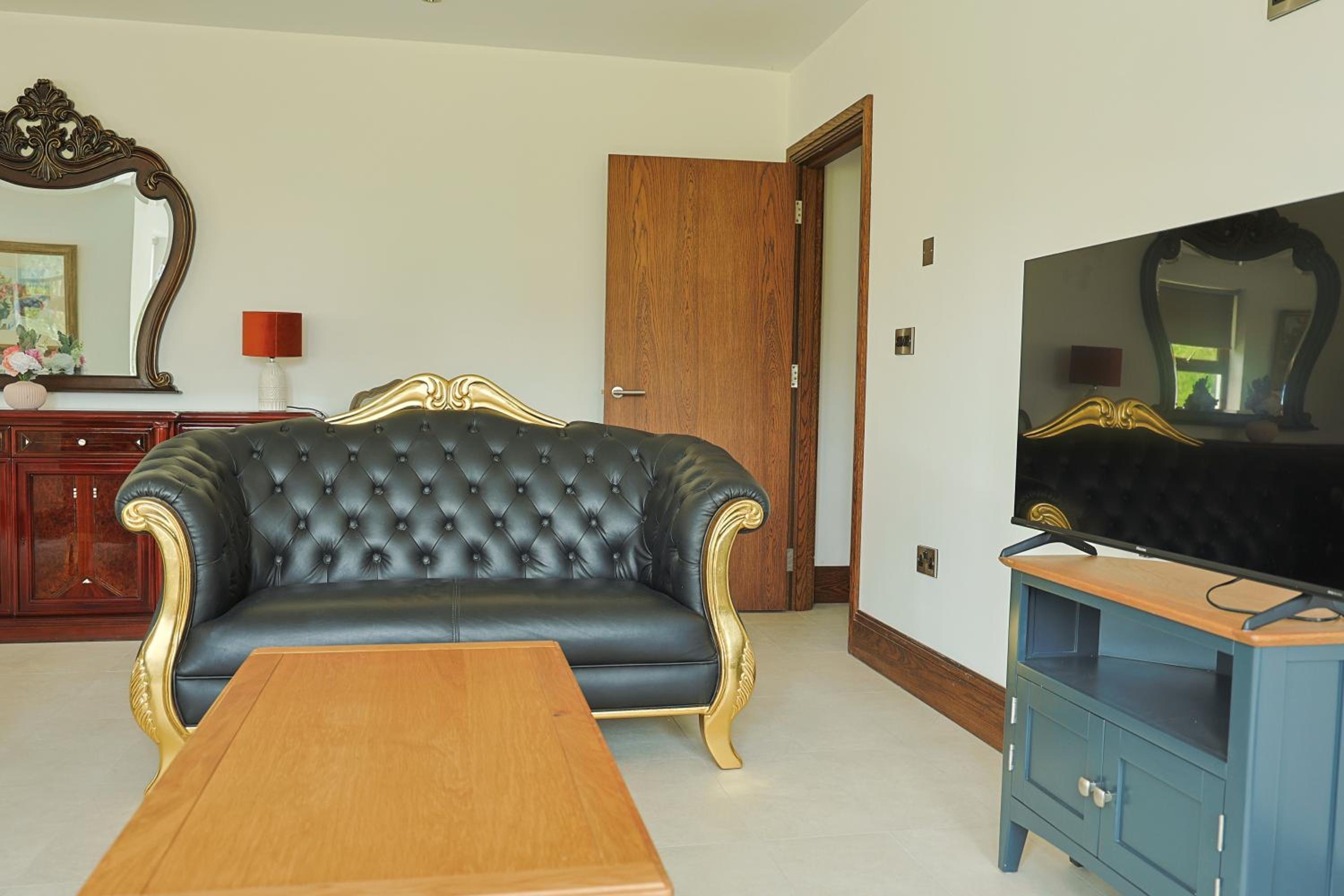 Meadow View House - Spacious Family Retreat in the Heart of Donegal view 3