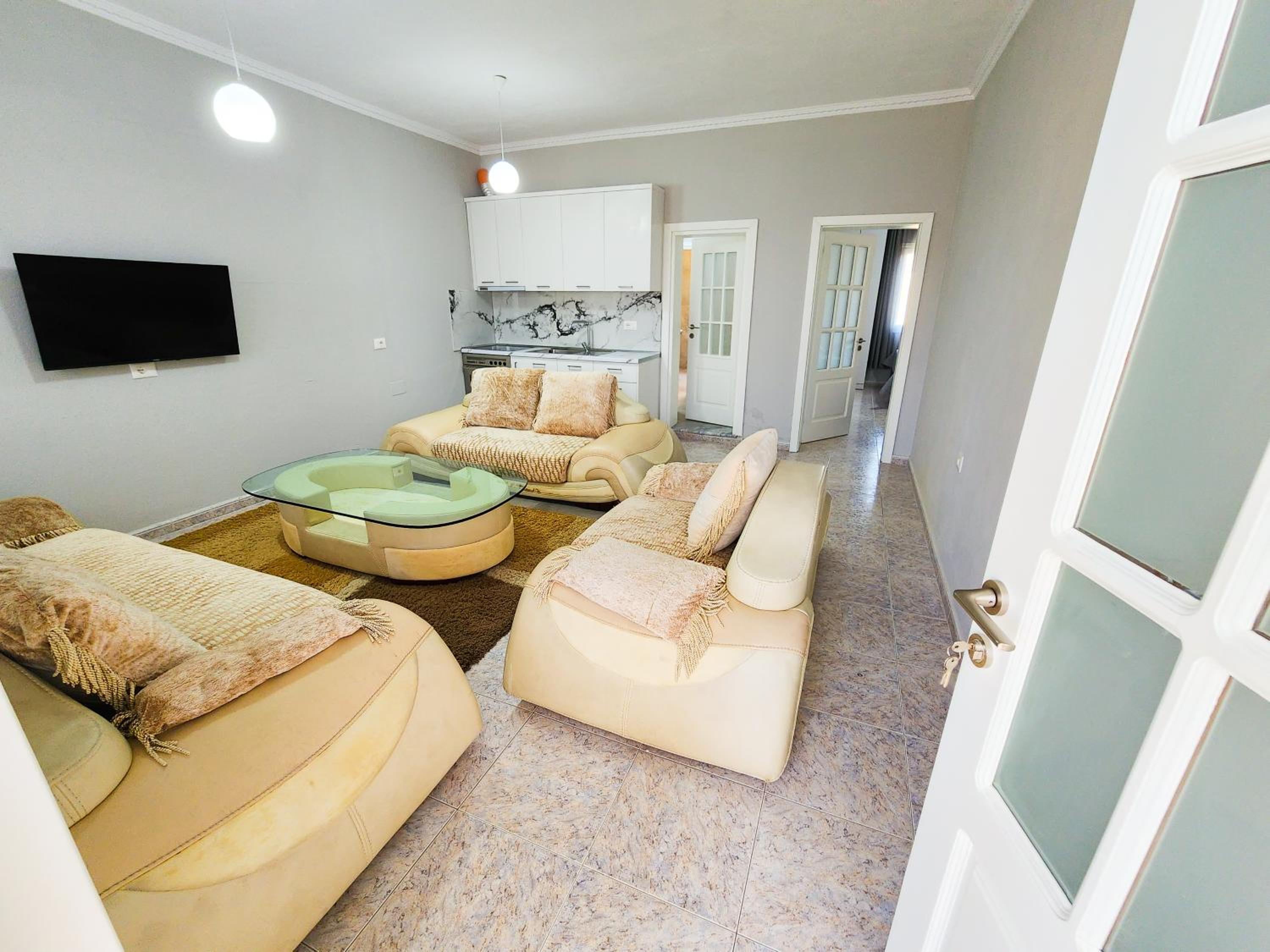 Apartment Sweet 3